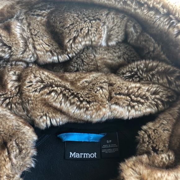 Marmot soft shell jacket with faux fur hoood - Picture 2 of 5